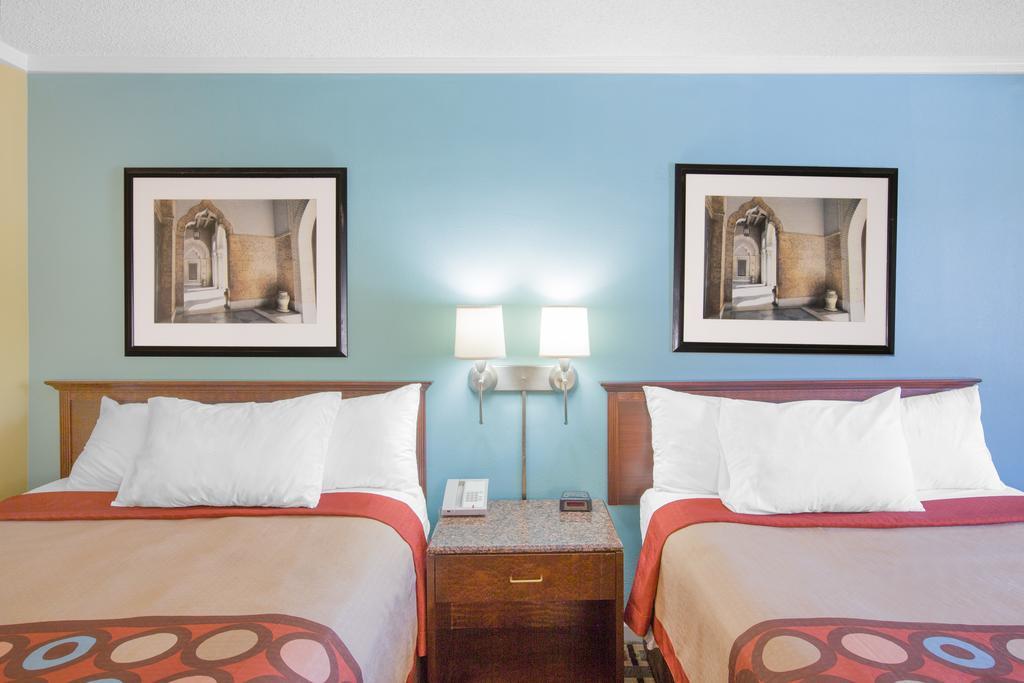 Hotel Super 8 By Wyndham Jasper Habitación foto